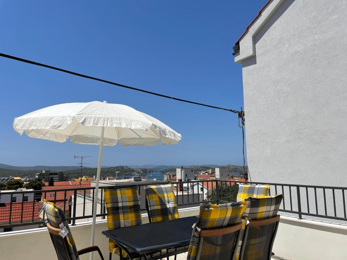 Apartment Simaris - Spacious With Terrace And Sea View Sibenik Ngoại thất bức ảnh