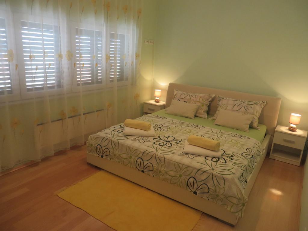 Apartment Simaris - Spacious With Terrace And Sea View Sibenik Ngoại thất bức ảnh
