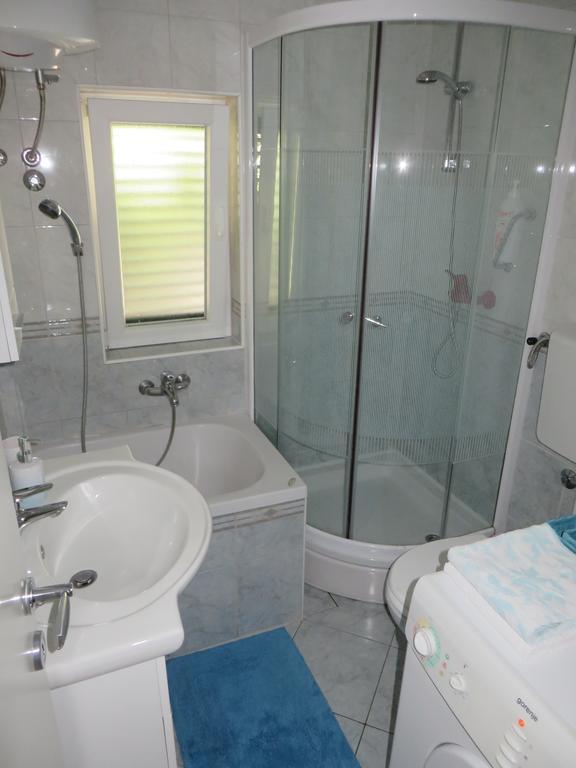 Apartment Simaris - Spacious With Terrace And Sea View Sibenik Ngoại thất bức ảnh