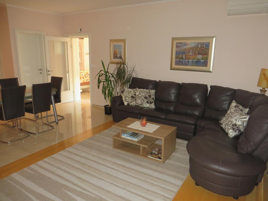 Apartment Simaris - Spacious With Terrace And Sea View Sibenik Ngoại thất bức ảnh