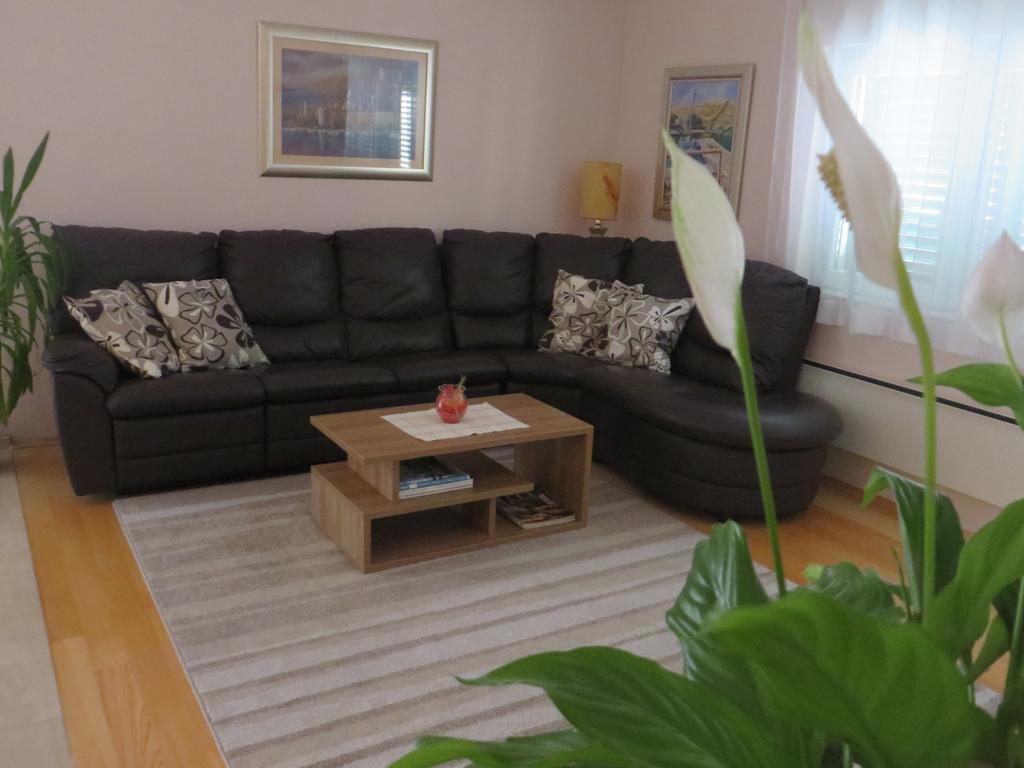Apartment Simaris - Spacious With Terrace And Sea View Sibenik Ngoại thất bức ảnh